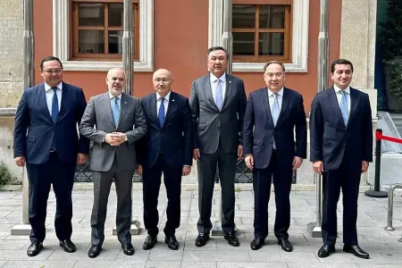 İstanbulda TDT liderlərinin köməkçiləri - GÖRÜŞDÜ - FOTO
