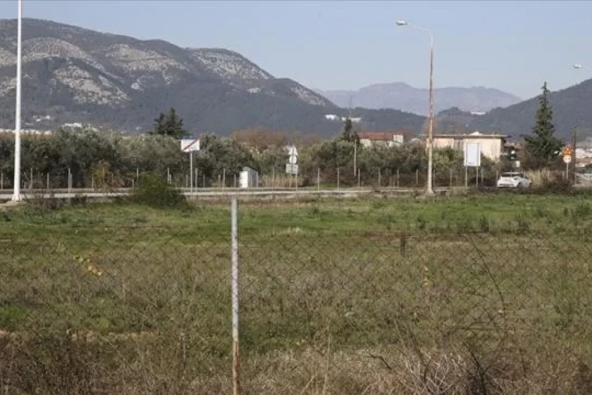 Türk qəbiristanlığına hücüm edildi: - MƏZARLAR DAĞIDILDI - FOTO