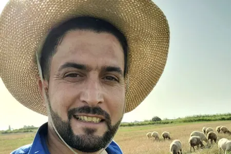 "O səs Türkiyə"yə çıxan müğənnidən şikayət: - “Dolanmaq üçün qoyun otarıram”