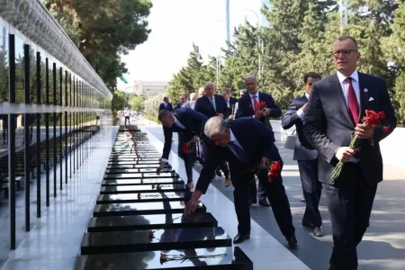 Boris Kollar Şəhidlər xiyabanını ziyarət edib - FOTO
