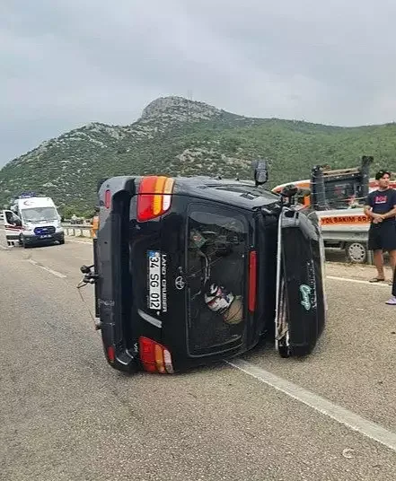 Müğənni ailəsi ilə birgə avtomobil qəzasına - DÜŞDÜ