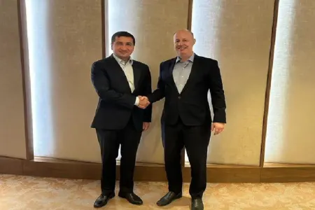 Hikmət Hacıyev İsrail Milli Təhlükəsizlik Şurasının - rəhbəri ilə görüşdü