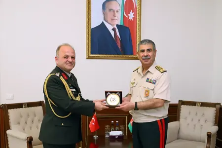 Müdafiə naziri Türkiyənin yeni hərbi attaşesini qəbul etdi - FOTO