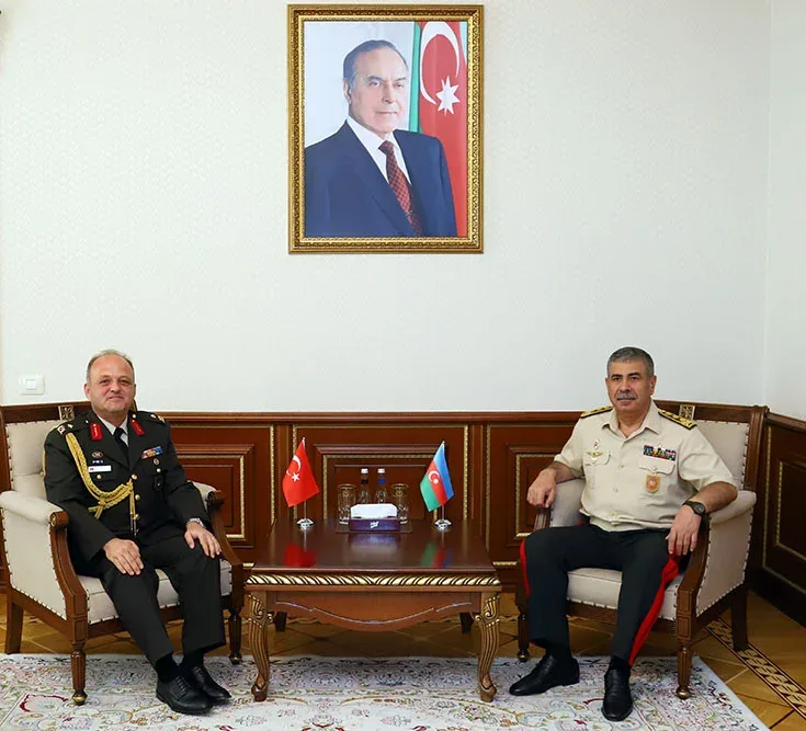 Müdafiə naziri Türkiyənin yeni hərbi attaşesini qəbul etdi - FOTO
