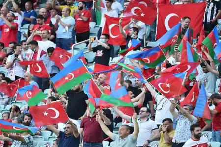 Türkiyə Futbol Federasiyasından şok QƏRAR - Azərbaycan bayrağına QADAĞA - VİDEO