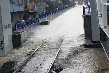 Güclü yağış üç nəfərin ölümünə səbəb oldu