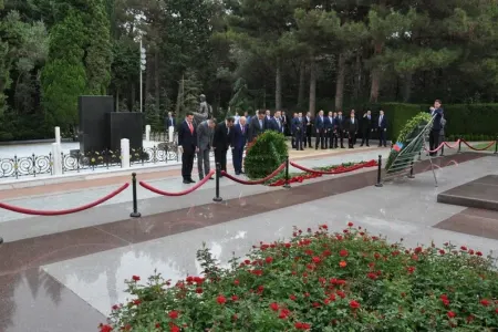TDT nazirləri Heydər Əliyevin məzarını və Şəhidlər xiyabanını ziyarət ediblər