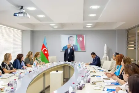 Kosmos sahəsinə tələbələrin marağını artırmaq məqsədilə müzakirələr aparılıb