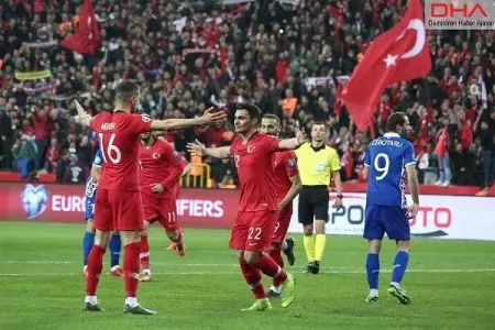 Türkiyə millisi Ermənistanla - BACARMADI