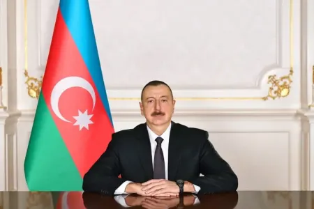 Prezident tacikistanlı həmkarını təbrik etdi