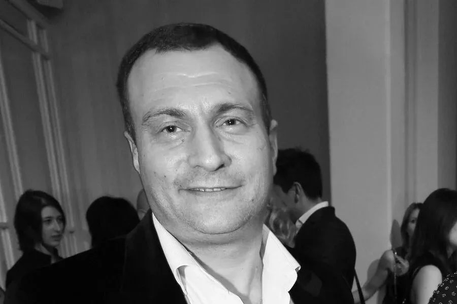 Məşhur plastik cərrah dünyasını - DƏYİŞDİ - FOTO