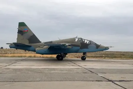 Ordumuz Su-25 qırıcılarını havaya qaldırdı - VİDEO