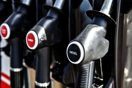 Qonşu ölkədə dizel kəskin - BAHALAŞDI-VİDEO