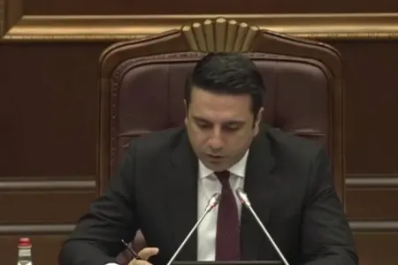 Simonyan mikrofonun açıq olduğunu UNUTDU: - “Səni öldürəcəm...”
