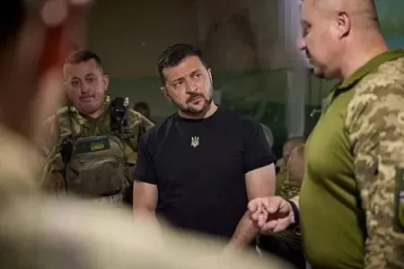 Zelenski yenidən müharibə kabinetini - TOPLADI