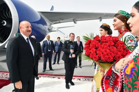 İlham Əliyev Tacikistana GETDİ - FOTO