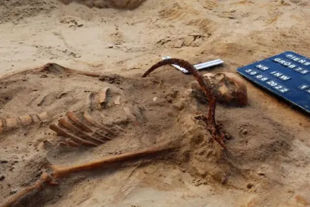 Polşada “vampir oğlan”ın skeleti - TAPILDI - FOTO