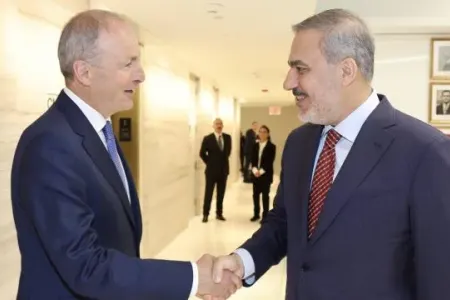 Hakan Fidan irlandiyalı həmkarı ilə - GÖRÜŞDÜ