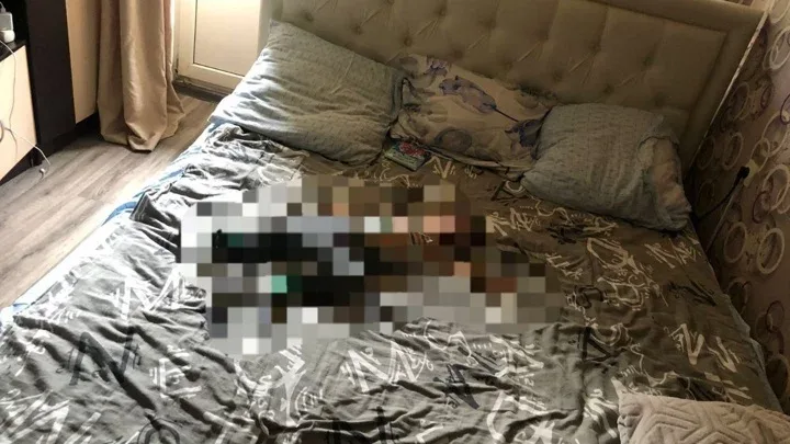 Mənzildə boğulmuş körpə tapıldı - FOTO