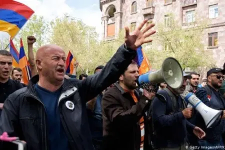 İrəvanda etiraz aksiyası başladı