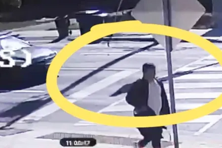 Erməniəsilli şəxs Kanadadakı Azərbaycan Evinə hücum etdi - Video