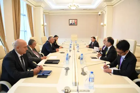 Deputatlar mühüm görüş keçirdi - — FOTO