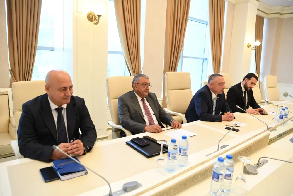 Deputatlar mühüm görüş keçirdi - — FOTO