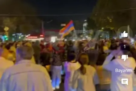 İrəvandakı aksiyada Rusiya əleyhinə şüarlar səsləndirilib- - VİDEO
