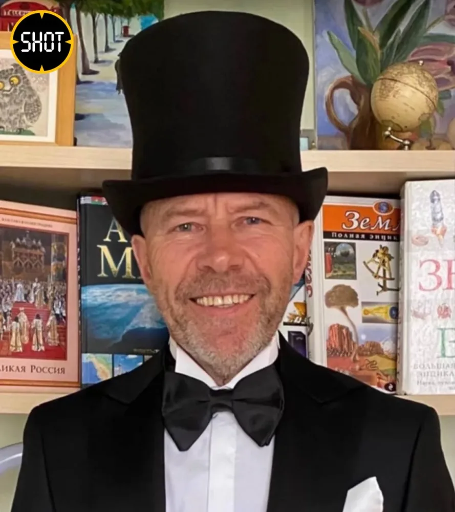 Yazıçının paltardəyişmə otağında meyiti - TAPILDI - FOTO