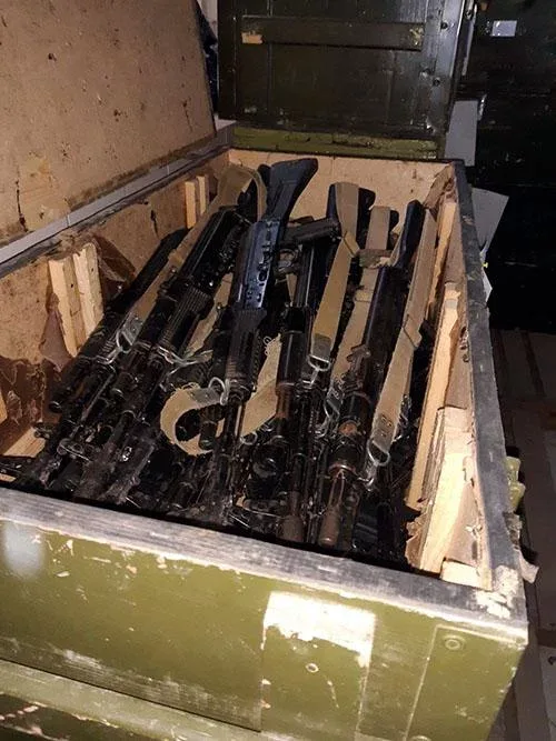 Kəlbəcərdə qanunsuz fəaliyyət göstərən şirkətin ərazisində silah-sursat aşkar edilib - -VİDEO