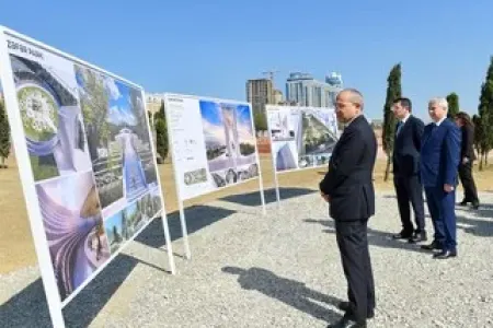İqtisadiyyat Nazirliyinin kollektivi Zəfər Parkında olub