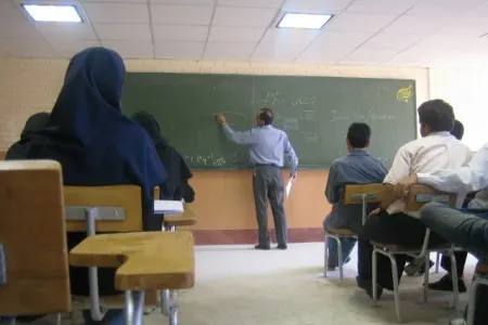 İranda məktəb sinifləri müəllimsiz - QALDI - FOTO