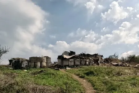 Şuşa-Xankəndi yolunda tərk edilmiş döyüş mövqeləri - VİDEO