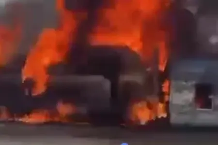 Təbrizdə yanacaqdaşıyan maşın aşdı: - 2 UŞAQ DİRİ-DİRİ YANDI - VİDEO