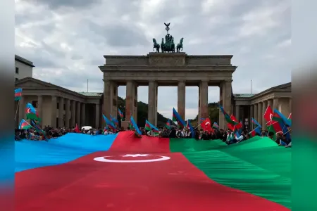 Almaniyada yaşayan soydaşlarımız aksiya keçirirlər
