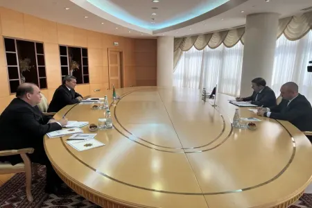 Səfirimiz etimadnaməsinin surətini Türkmənistanın XİN başçısına - təqdim etdi