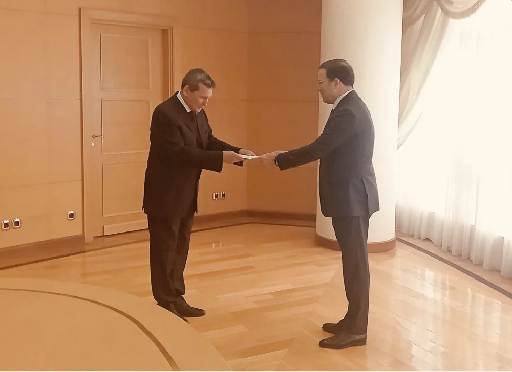 Səfirimiz etimadnaməsinin surətini Türkmənistanın XİN başçısına - təqdim etdi