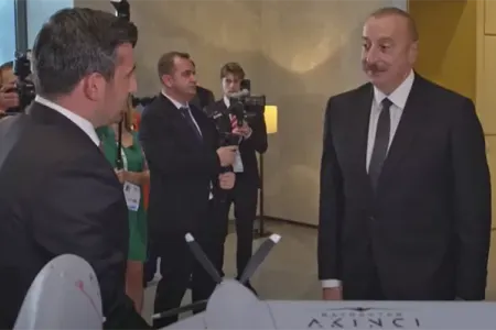Bayraqdardan Prezidentə maraqlı hədiyyə - VİDEO