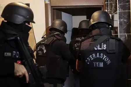 Ankarada antiterror ƏMƏLİYYATI: - İKİ NƏFƏR MƏHV EDİLDİ