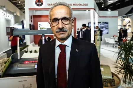Türkiyəli nazir: “Zəngəzur dəhlizi İrandan keçə bilər”