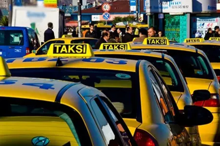 Rusiyada taksi qiymətləri ilə bağlı VACİB XƏBƏR - Nazirlik AÇIQLADI