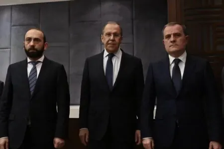 Azərbaycan, Rusiya və Ermənistan XİN rəhbərləri Bişkekdə - görüşə bilər