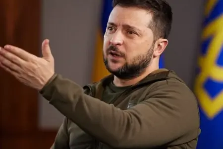 "Deyə bilməz ki, əlaqəmiz yoxdur" - ZELENSKİ İSRAİLƏ GÖRƏ İRANI TƏNQİD ETDİ