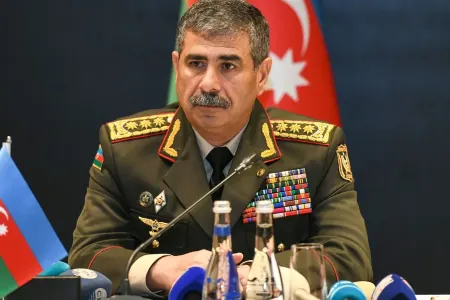Nazir ordu rəhbərliyini topladı - GÖSTƏRİŞLƏR VERDİ - RTV VİDEO