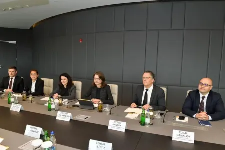 Mikayıl Cabbarov İƏİT və Dünya Bankının nümayəndələri ilə görüşdü - FOTO