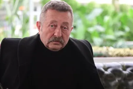 Məşhur aktyor dəhşətli qəza törətdi - FOTO