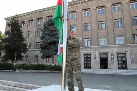 İlham Əliyev Xankəndidə bayraq qaldırmaqla - bu oyunu POZDU