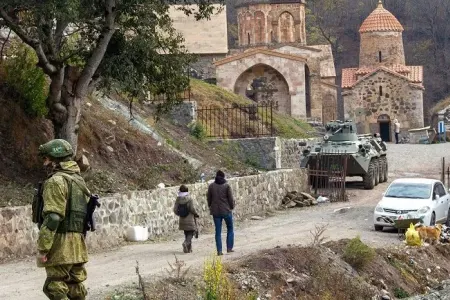 Rus hərbçiləri Xudavəng məbədini tərk etdi - -VİDEO