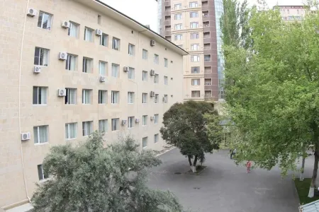 Azərbaycanda xəstəxananın eyvanı - ÇÖKDÜ