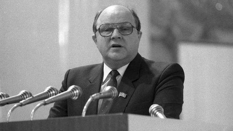 Zaxarov vəfat etdi - FOTO